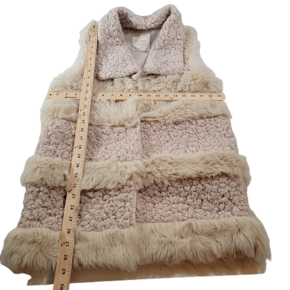 Altar’d State Faux Fur Vest Size Medium Creame Colored - Picture 3 of 7